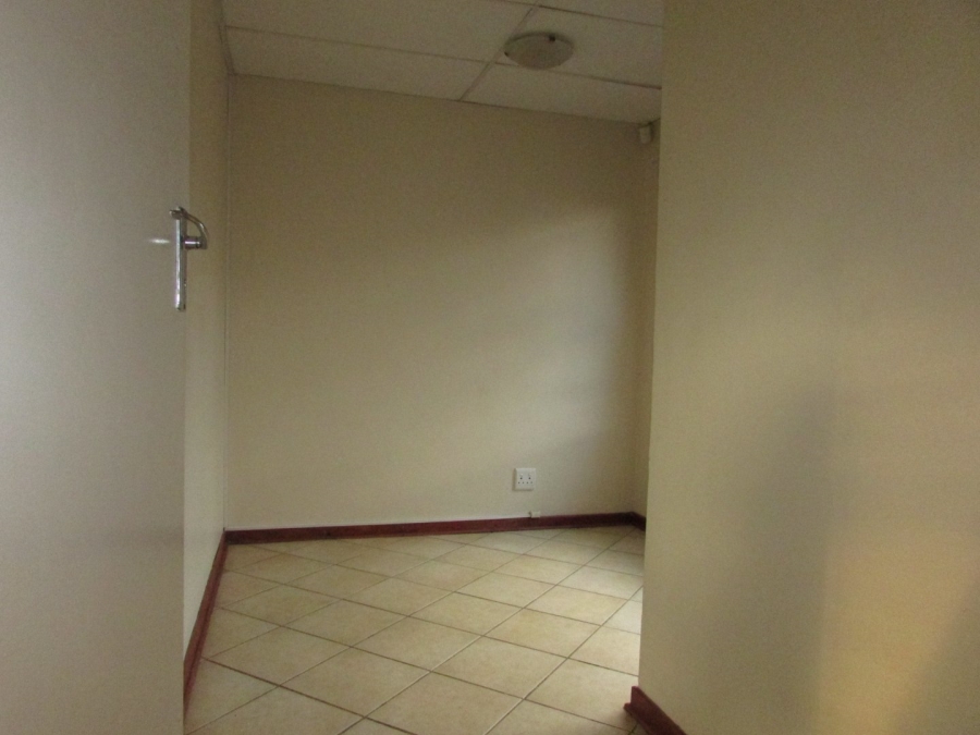 To Let 3 Bedroom Property for Rent in Langenhovenpark Free State